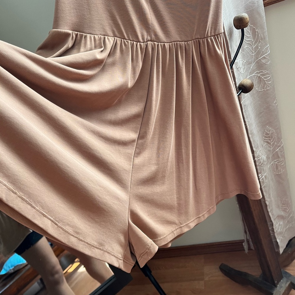 Romper - Picture 2 of 8